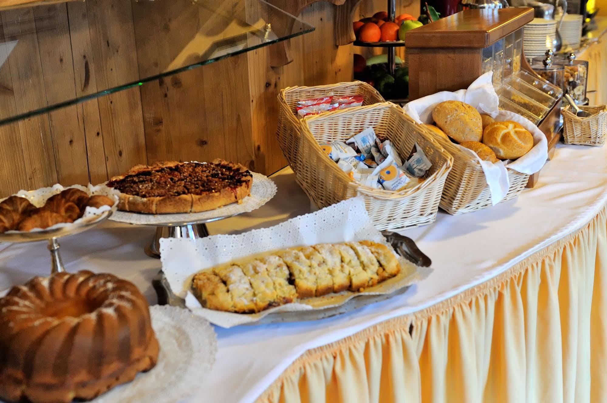 Montana Hotel 3*