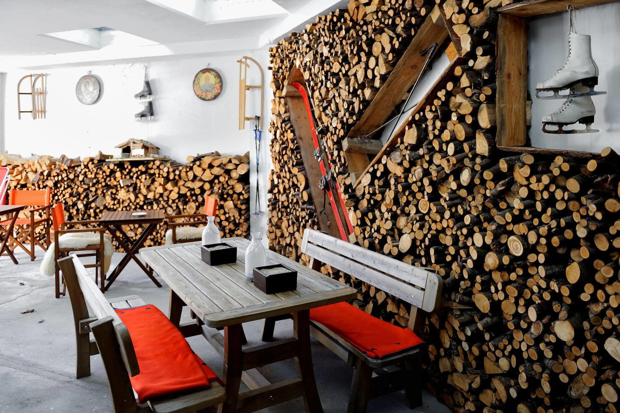 Montana Hotel 3*